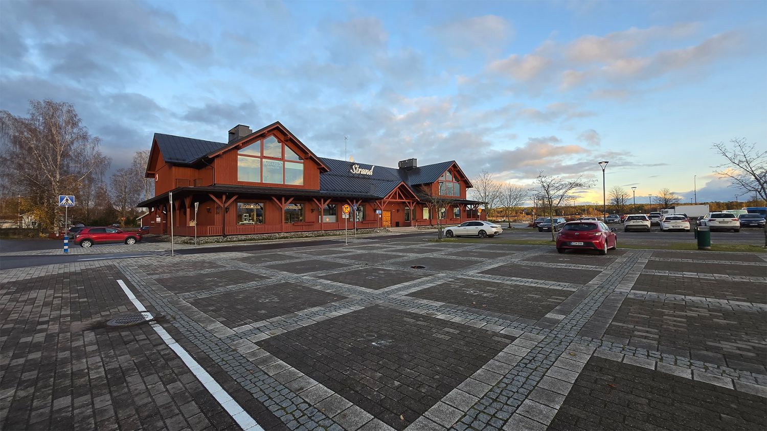 Vuokrataan liiketilaa kauppakeskus Strandista Inkoossa!