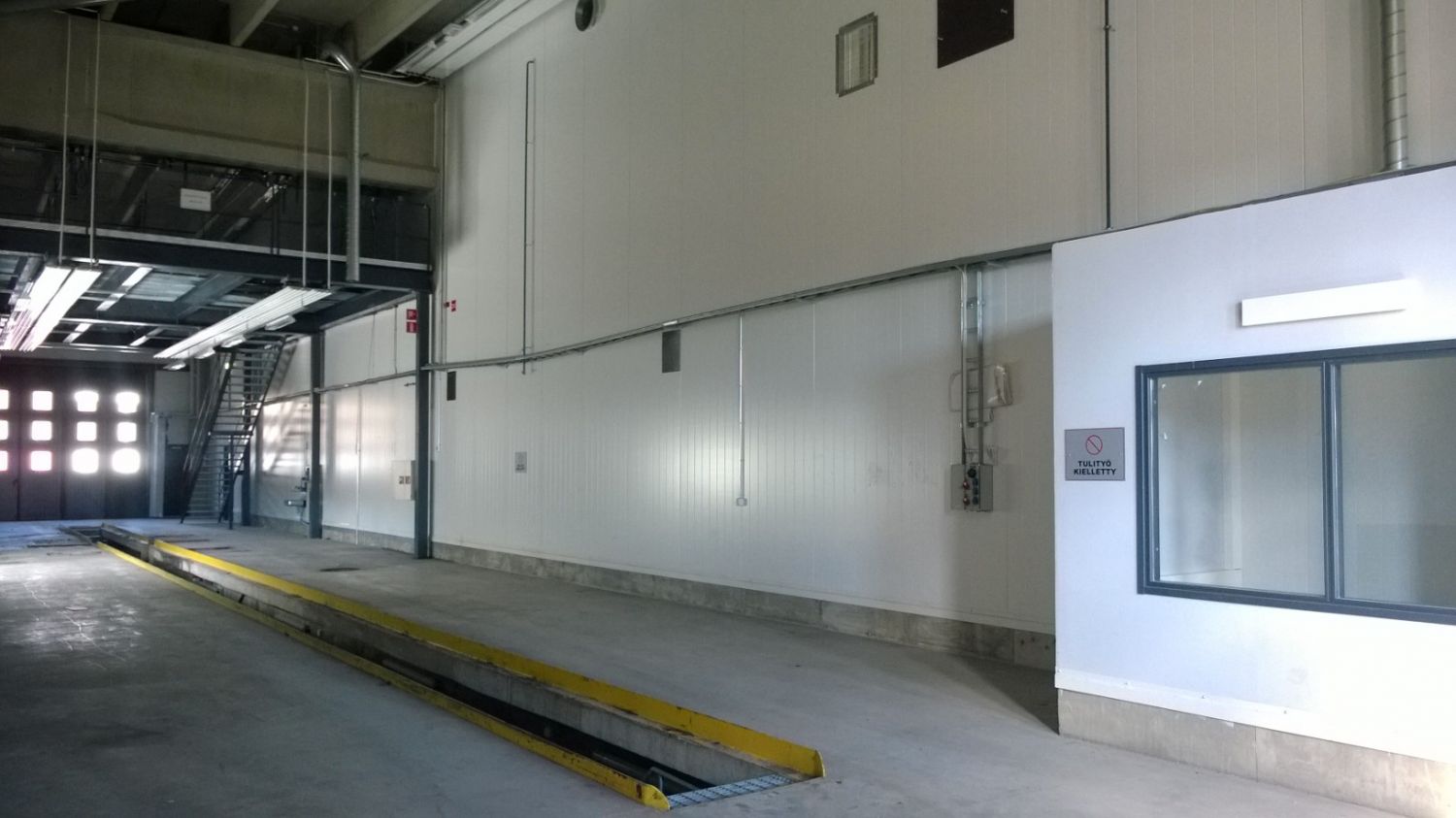 Vuosaaren Rahtarinpuisto on helmikuussa 2009 valmistunut moderni korjaamo- ja toimistorakennus.