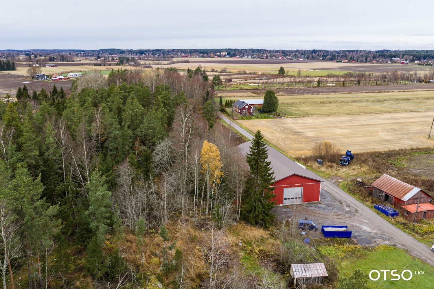 Myynnissä oleva Halli-tuotantotila (metalliverstas) sijaitsee kauniilla maaseudulla Poriin kuuluvassa Sunniemessä, osoitteessa Korpitie 140. Vuonna 2003 valmistunut Halli on lämpöeristetty ja puurunkoinen, ja siinä on kestävä hyvä peltikatto. Kokonaispinta-alaa on 560 neliömetriä, lähes koko tila on...