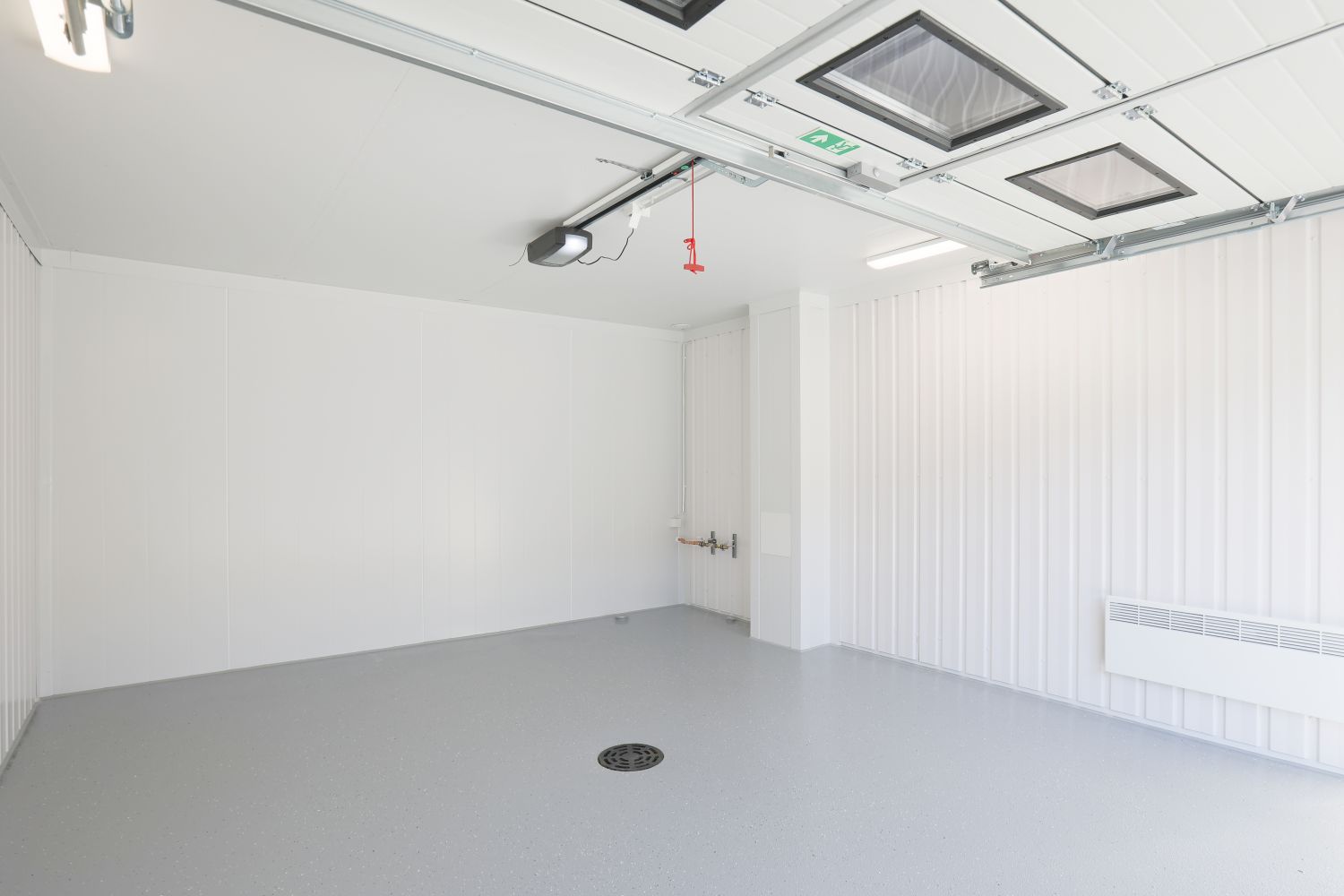 Tikkurilan Talliosakkeella monikäyttöinen päätyvarasto, autotalli, harraste-, toimitila 37.