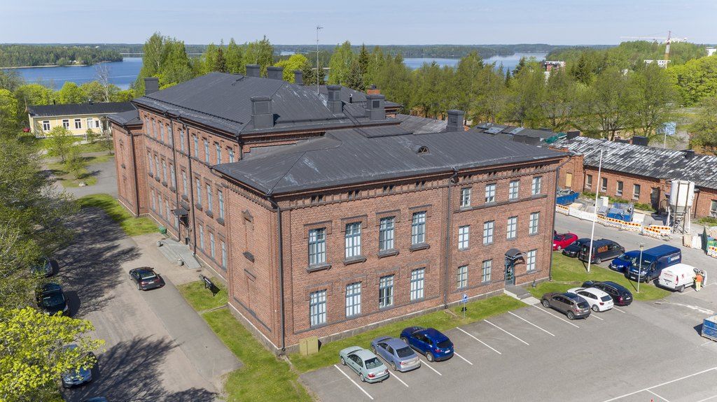 Rakuunakasarmi ulkokuva