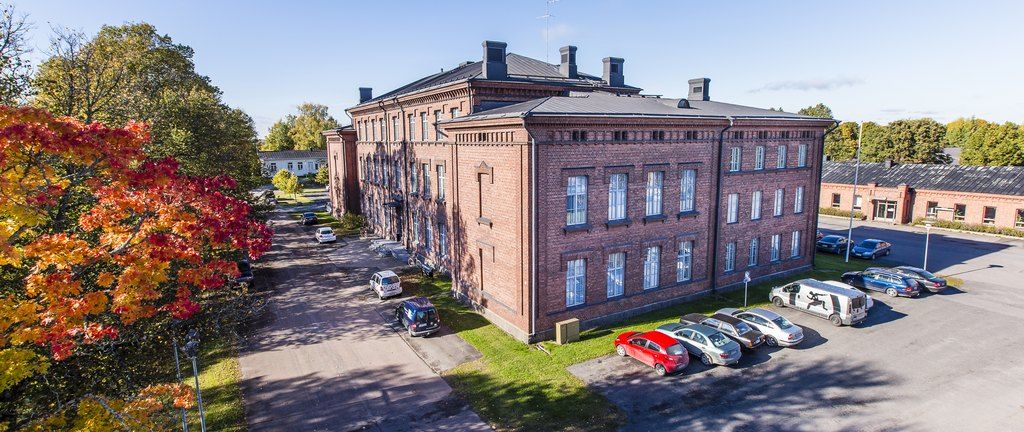 Rakuunakasarmi ulkokuva