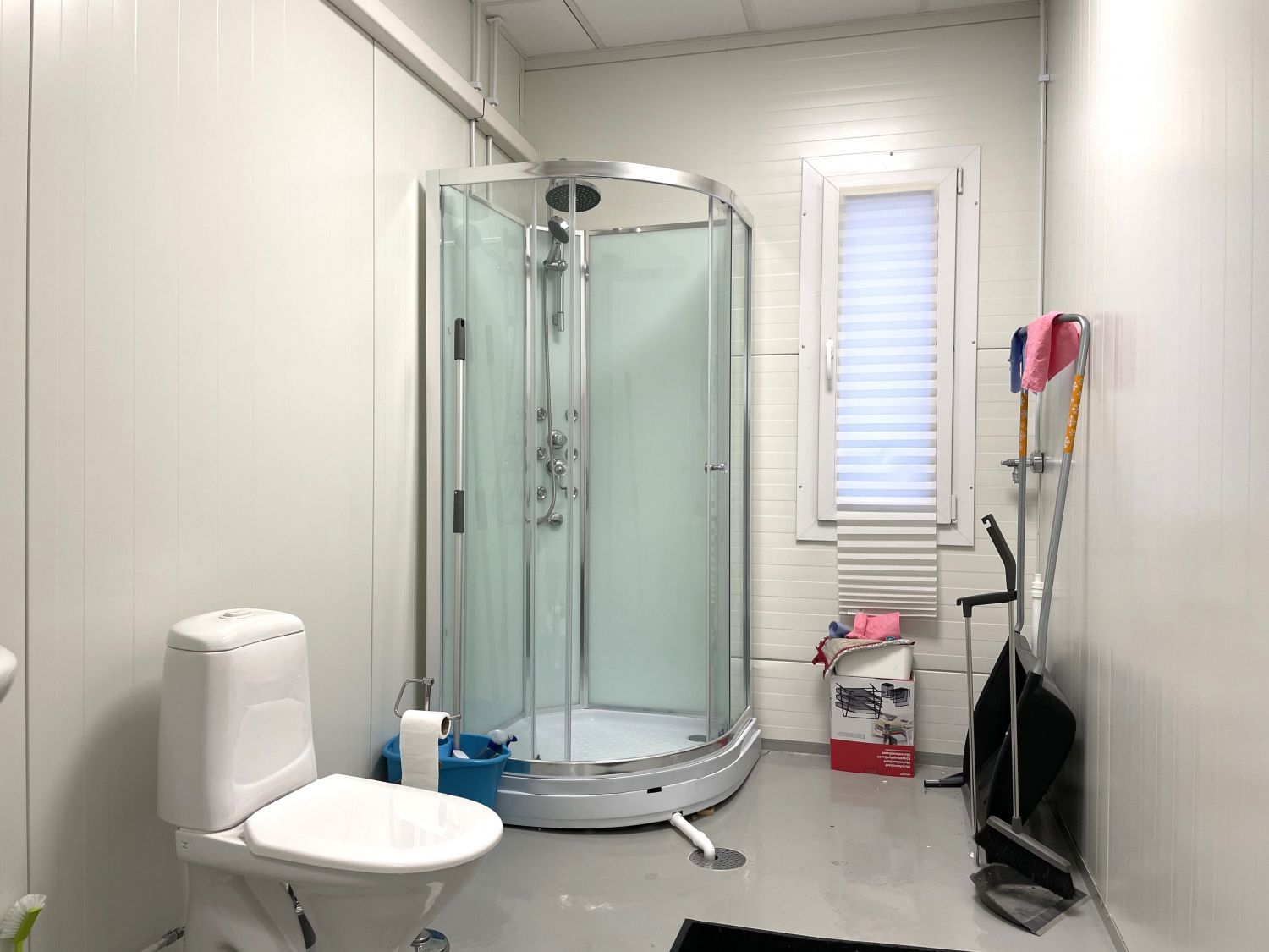 WC- ja suihkutila (2kpl)