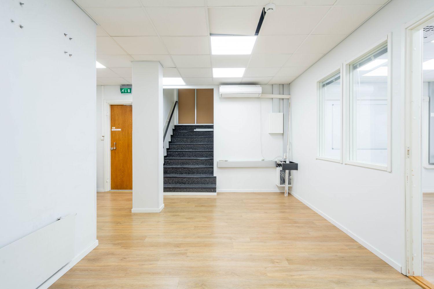 Portaikkoon voi tehdä säilytystilan.