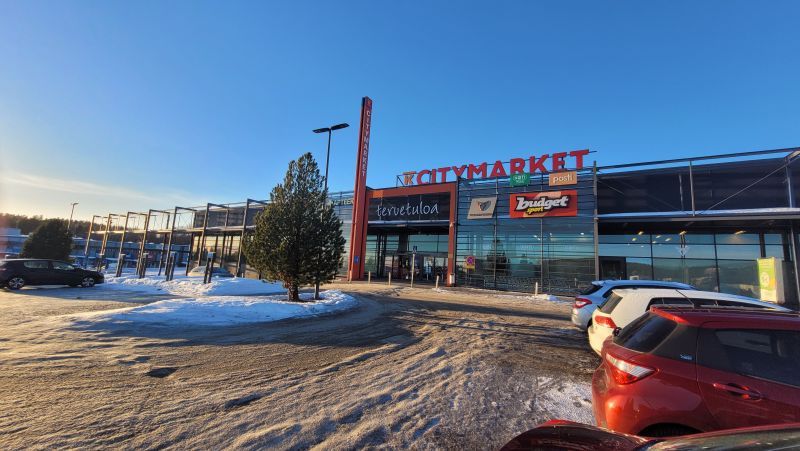 Liikekeskusjulkisivu