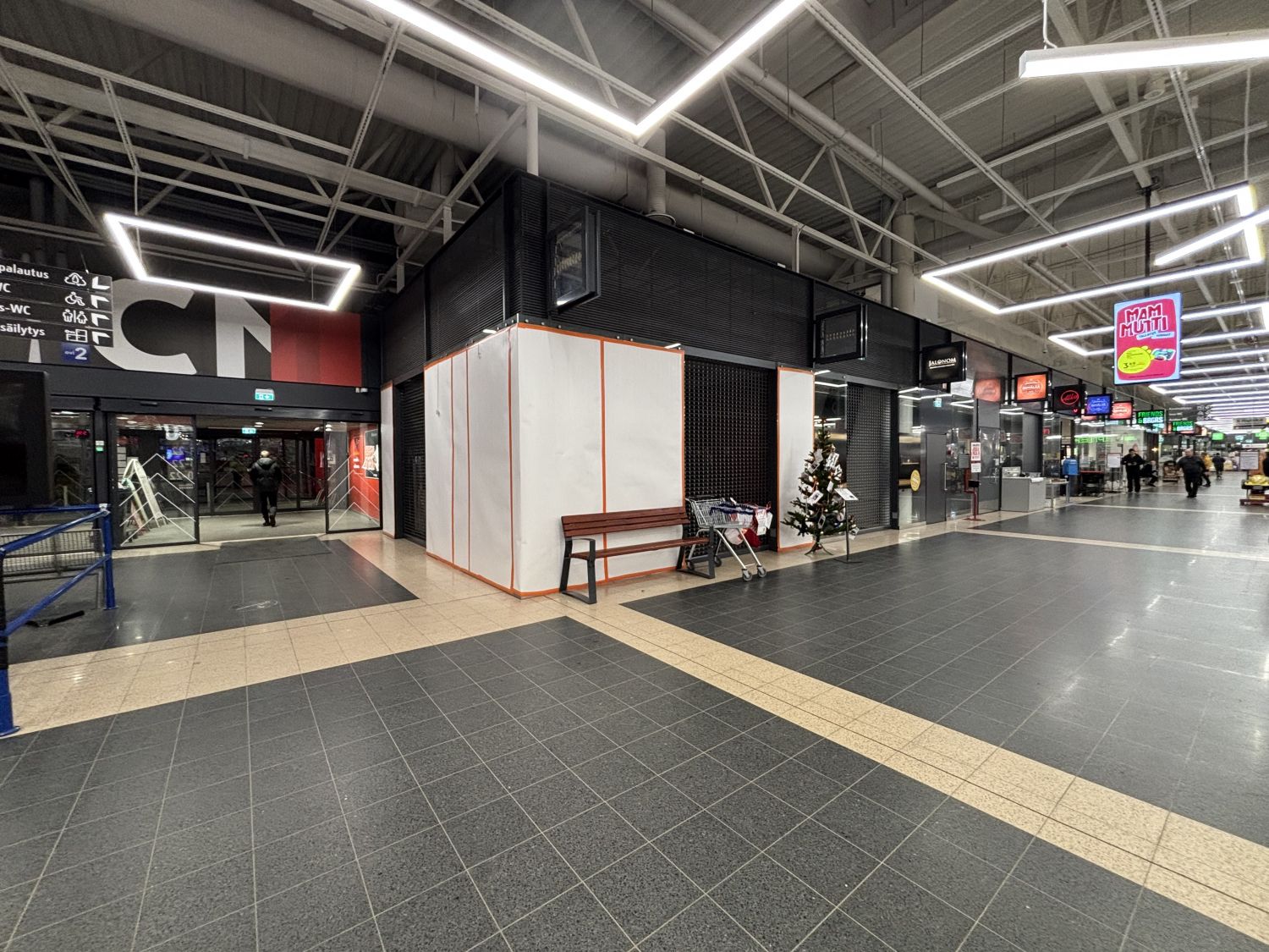 Erinomainen sijainti aivan sisäänkäynnin vieressä