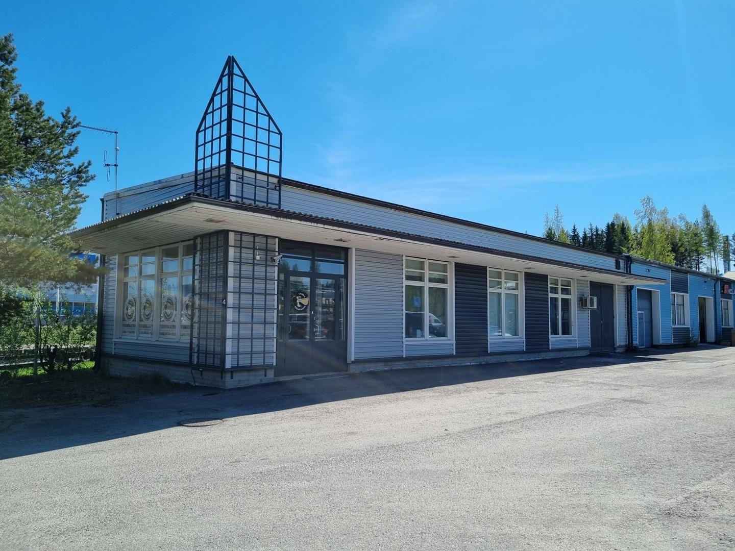 Toimisto- /liiketilaa Lakalaivassa