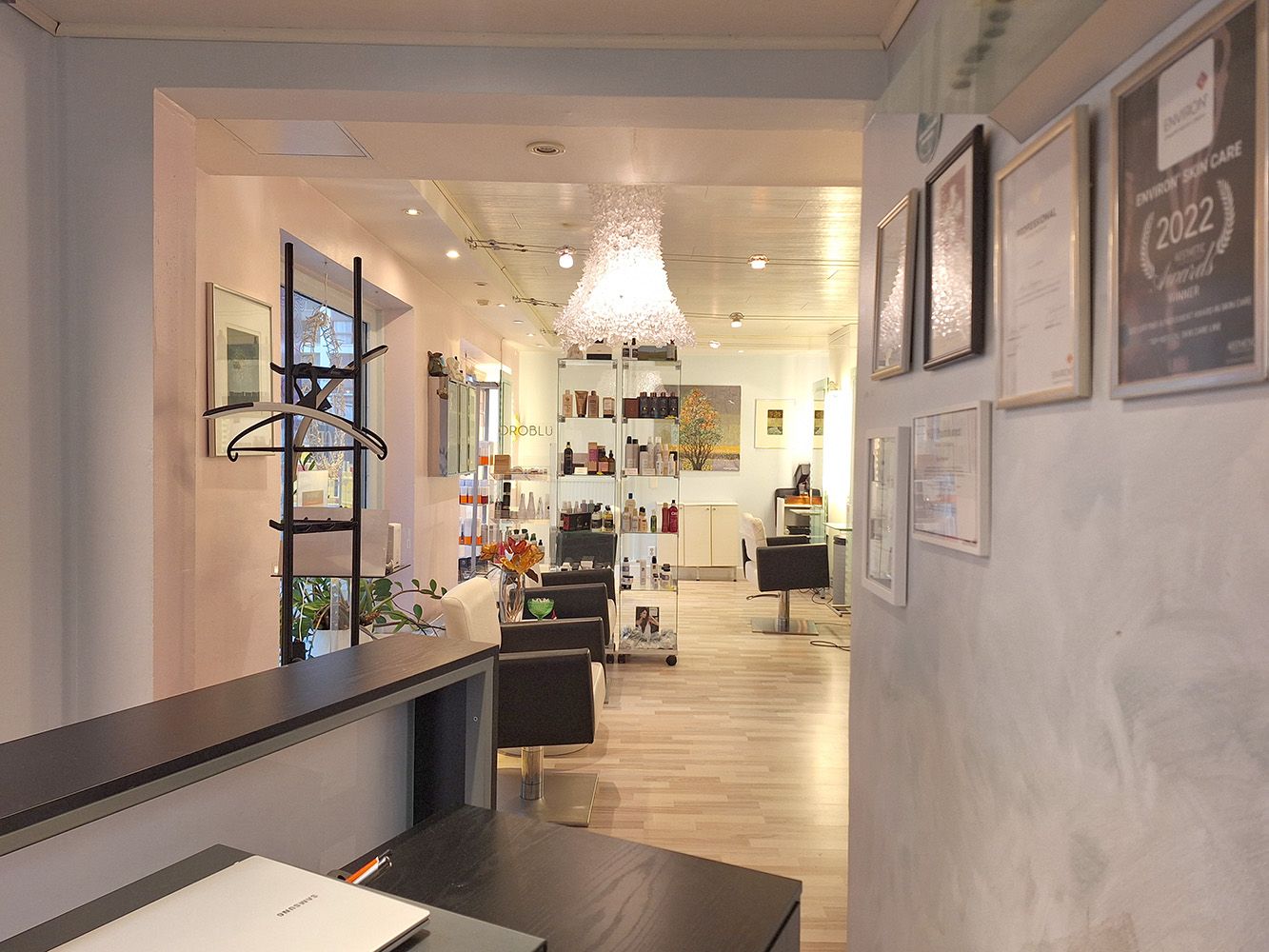 Moneen soveltuva liiketila upealla sijainnilla Espoon Tapiolassa!