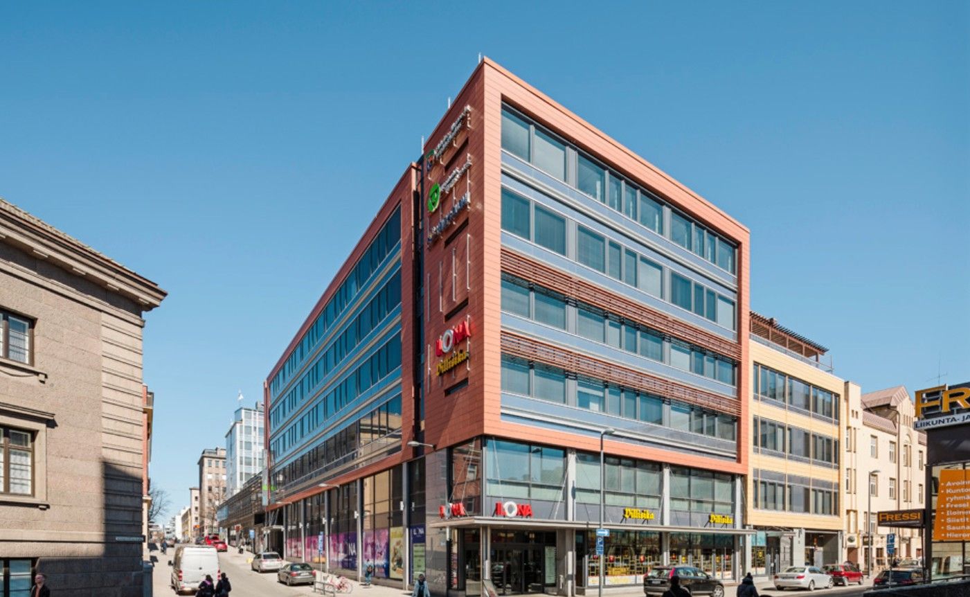 Tämä vuonna 2010 valmistunut moderni toimistotalo sijaitsee huippupaikalla, aivan Hämeenkadun ja Hatanpään valtatien kup...