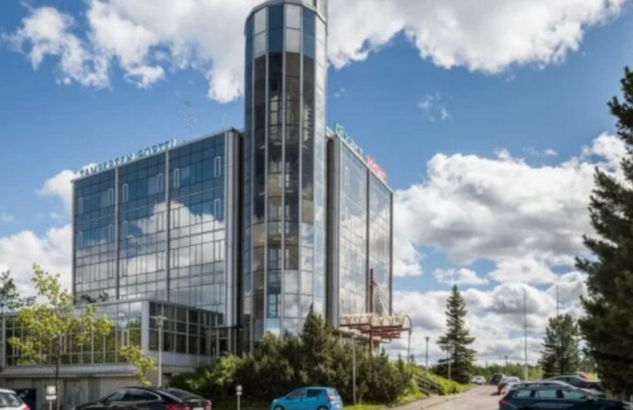 Vuokrattavana juuri vapautunut, siistikuntoinen ensimmäisen kerroksen toimistotila, jonka pinta-ala on 145 m². Tila tarj...