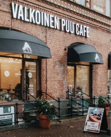 Vuokrataan näyttävä 138,5 m2 liiketila Tampereen Keskustorin laidalla. Tämä valoisa ja avara tila soveltuu erinomaisesti esim kahvilalle, pizzerialle tai tyylikkäälle viiniravintolalle. Tilaan ei kuitenkaan ole mahdollista saada ilmanvaihdon rasvakanavaa, mutta pizzauuni mahdollinen. Tilassa korkeat...