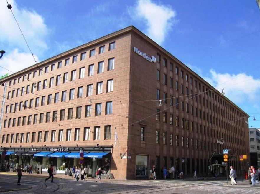 Valoisa ja edustava monitilatoimisto 3. kerroksessa. Peruskorjattu talo, moderni talotekniikka ja laadukkaat materiaalit. Keskeinen sijainti aivan Senaatintorin kulmalla. Kohteessa on tehty peruskorjaus ja tilat viimeistellään käyttökuntoon yhdessä vuokralaisen kanssa. Vapaan toimistotilan lisäksi k...