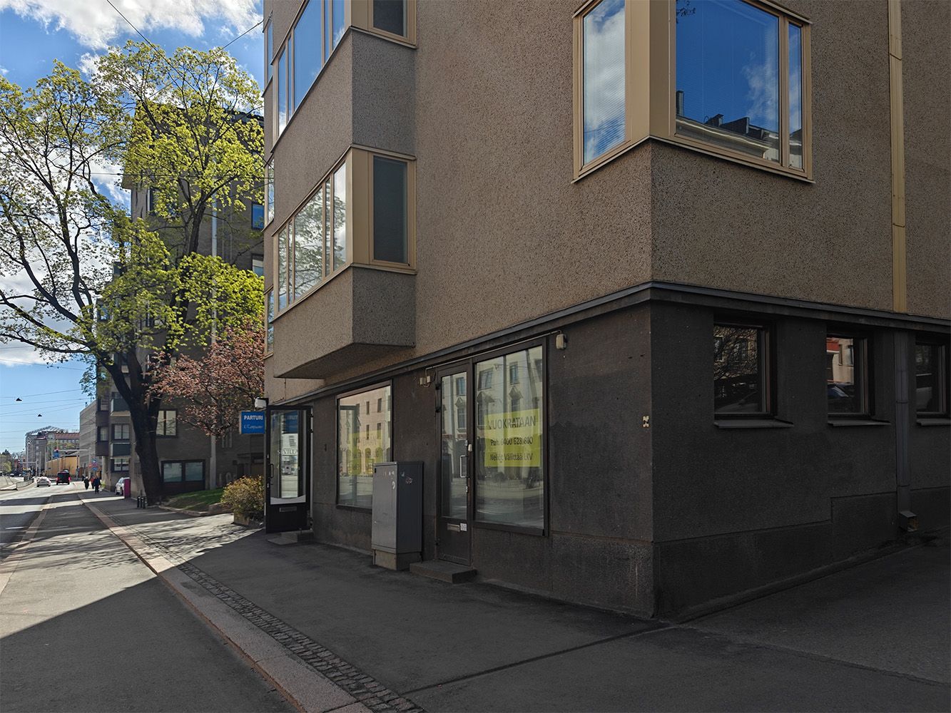 Vuokrataan liike-/vastaanotto tai työ-/toimistotila Helsingissä! 