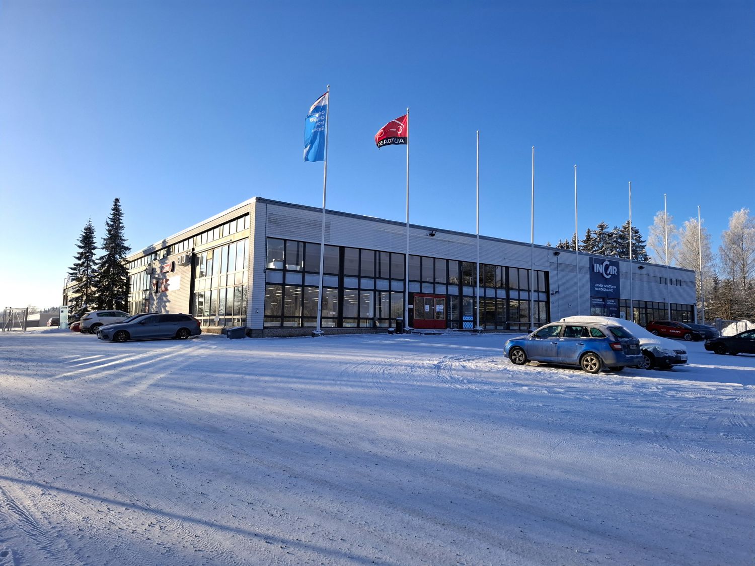 Tarjolla monipuolinen ja muuntojoustava liiketila Kuopiossa, osoitteessa Väliköntie 6. Tila soveltuu erinomaisesti esime...