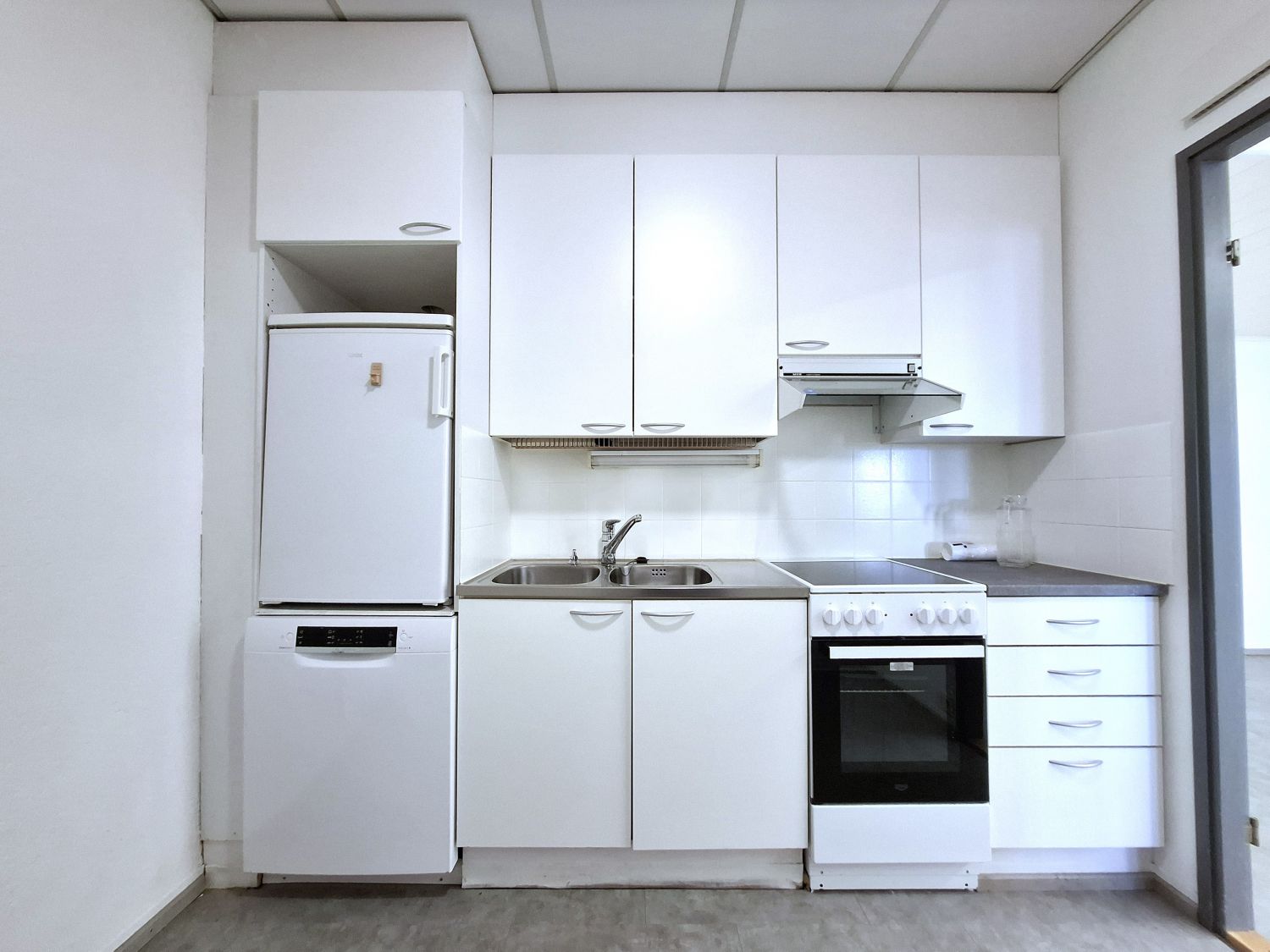 Kahvihuoneen keittiökalustus