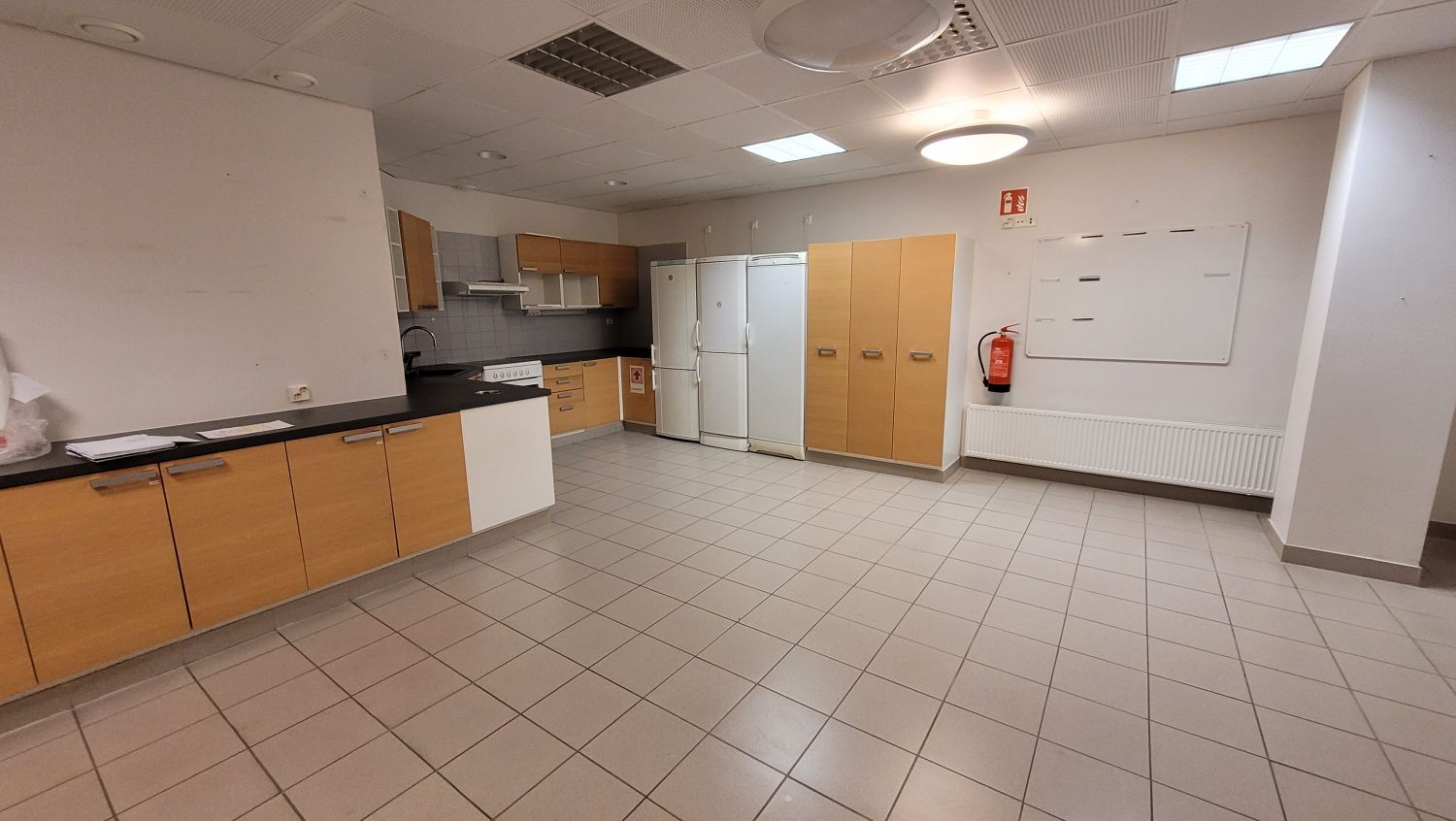 Alakerran sosiaalitilat, keittiö