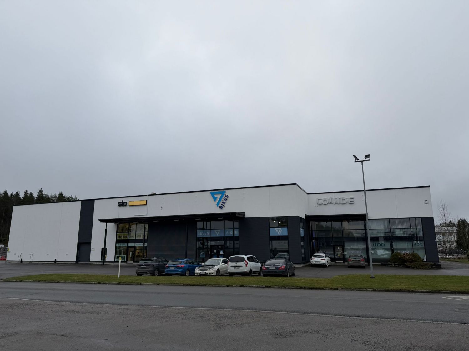 Erinomaista liiketilaa Lahdesjärvellä.