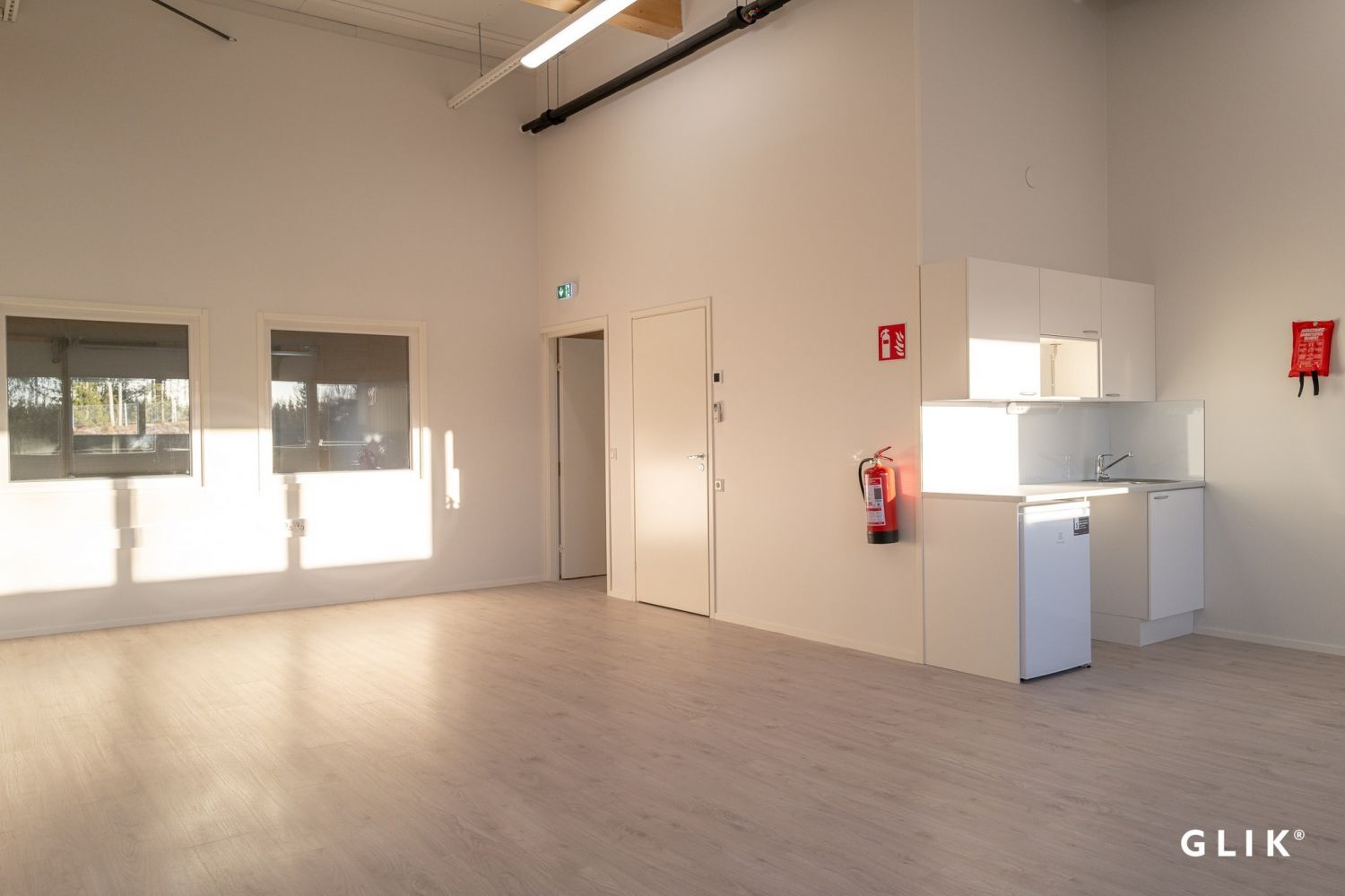 2 krs. toimistotilaa