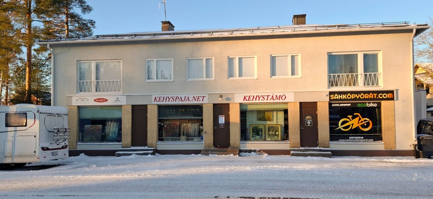 Vuokrattavana siisti ja täysin remontoitu liiketila Savion keskeisellä sijainnilla osoitteessa Saviontie 79. Tila on pitkään toiminut saman yrityksen käytössä, ja uudella vuokralaisella on halutessaan mahdollisuus jatkaa vakiintunutta liiketoimintaa ostamalla nykyinen yritys.