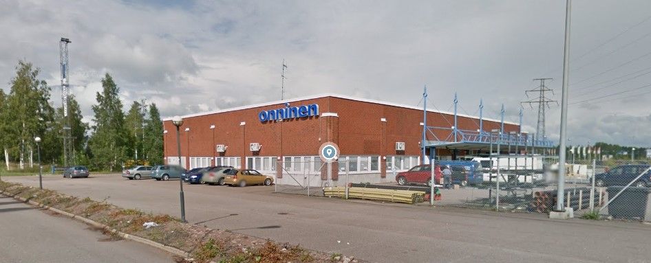 HUOM !!!  Vuokrataan n 842 m2 liike/myymälä-, varastotilaa sekä tilan sisällä oleva VSS tila n 50 m2 Kotkan Jumalniementieltä. Tilaan pääsy katutasolta sekä lastauslaiturista.  Mm. autokaupaksi, tapahtumatilaksi, tilaa vievään kauppaa jne.Varastotilaan ja tstotilan osuus selviää pohjakuvasta. Isot...