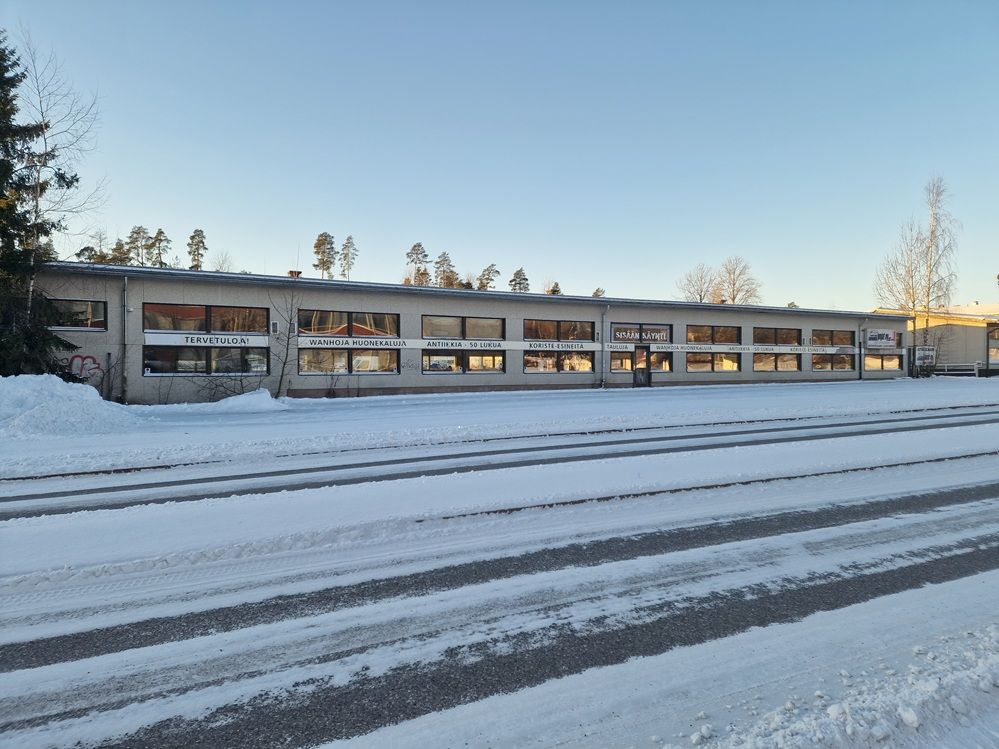 Näkyvällä paikalla avoin liike- ja toimitila Wärtsilänkadulla.