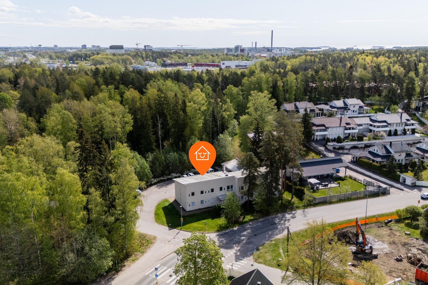 Kehityskohde potentiaalia, erinomainen mahdollisuus rakentajalle tai kiinteistökehittäjälle!

Nöykkiön rauhallisella ja ...