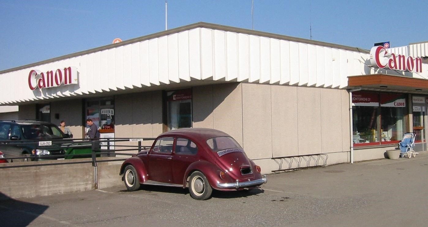 Vuokrataan Viitasaaren keskustasta paraatipaikalta katutason liiketila, jossa myymälä, työtila, toimisto, keittiötila ja wc. Tila on siistikuntoinen ja viilennyksellä varusteltu. Myös osto mahdollinen. Kellarikerroksesta mahdollista vuokrata lisätilaa (käynti liiketilasta portaita ja ajorampin kautt...