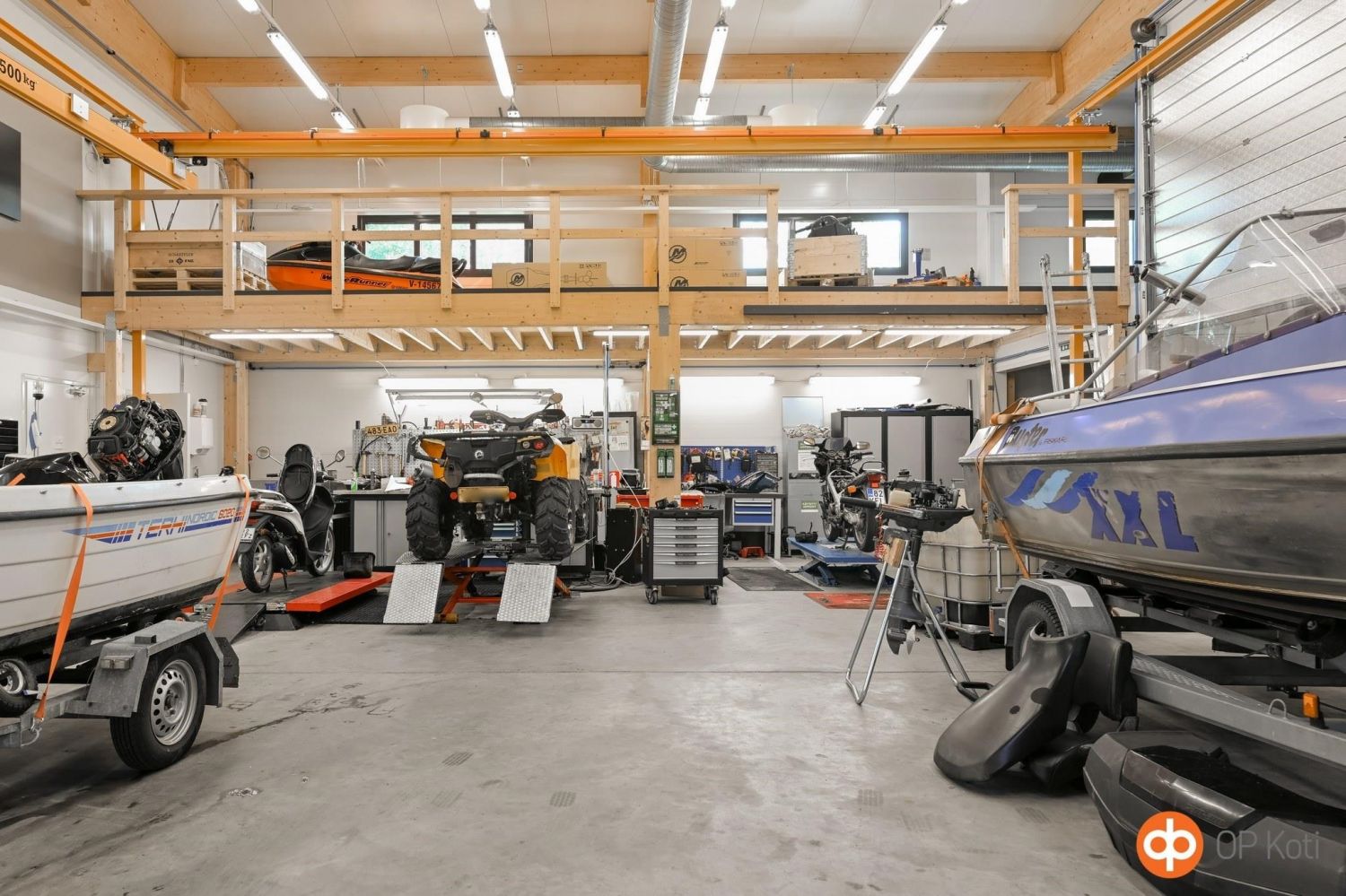 myymälärak. huoltohalli