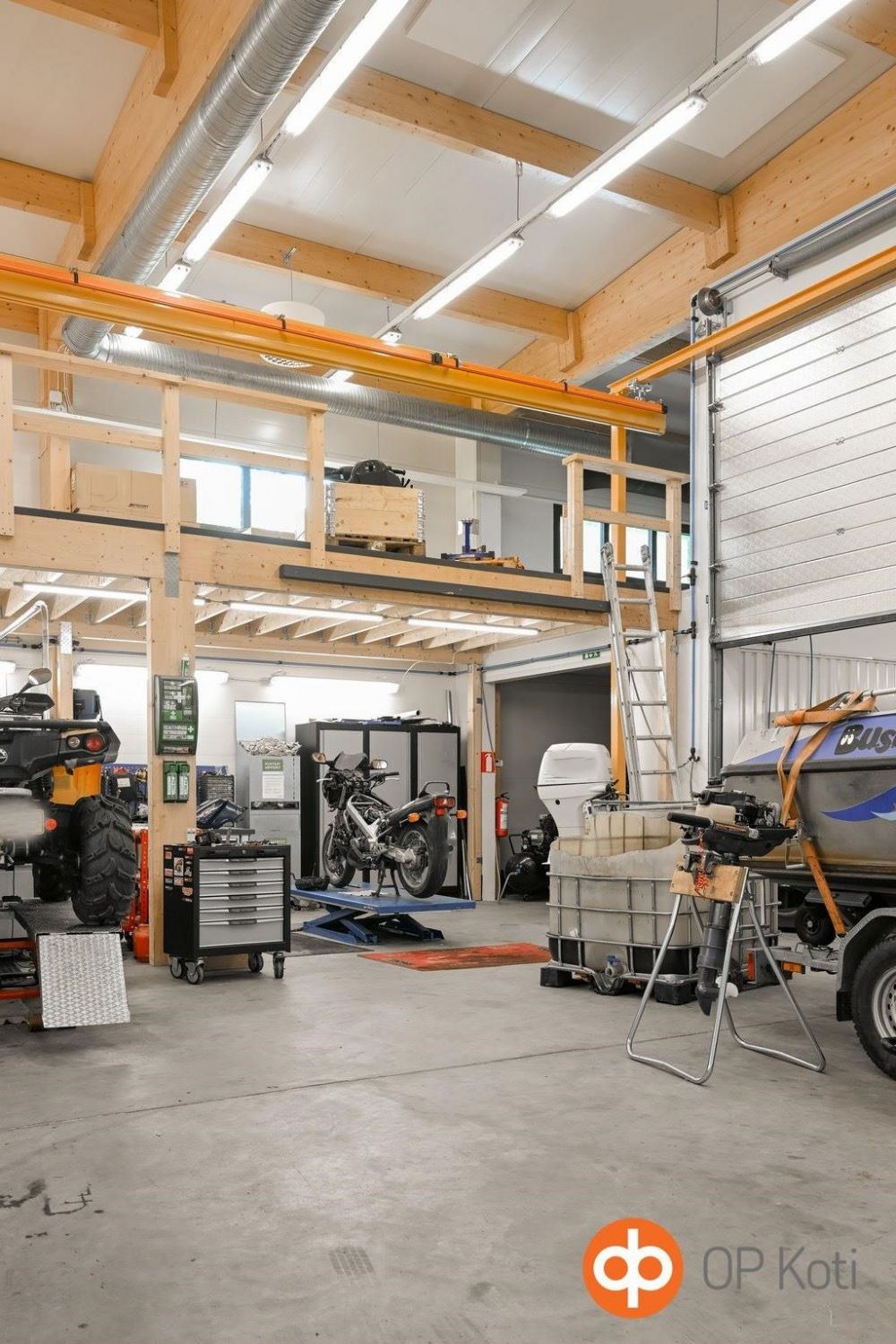 myymälärak. huoltohalli