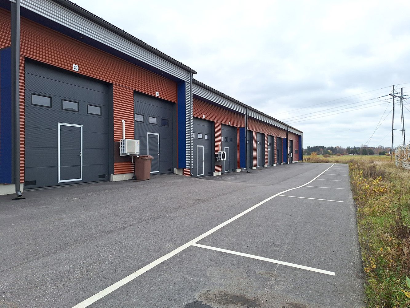 Laadukas hallilohko myynnissä ja vuokrattavana Ölstensissä!