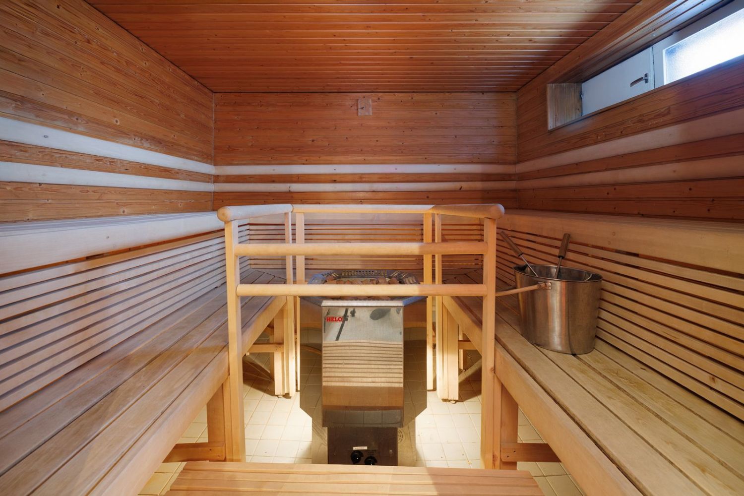 Tilava kokous- ja saunatila ydinkeskustan kupeessa