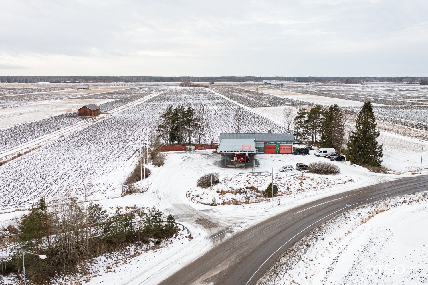Vilkkaan Pori-Rauma-tien varrella vanha huoltoasema kiinteistö, joka on toiminut viime vuodet AUTOHUOLTONA.
Korjaamon va...