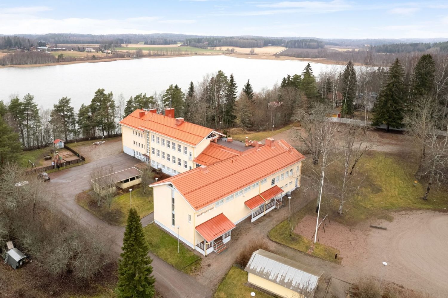 Myydään Paimelan koulu Vesijärven rannalla!