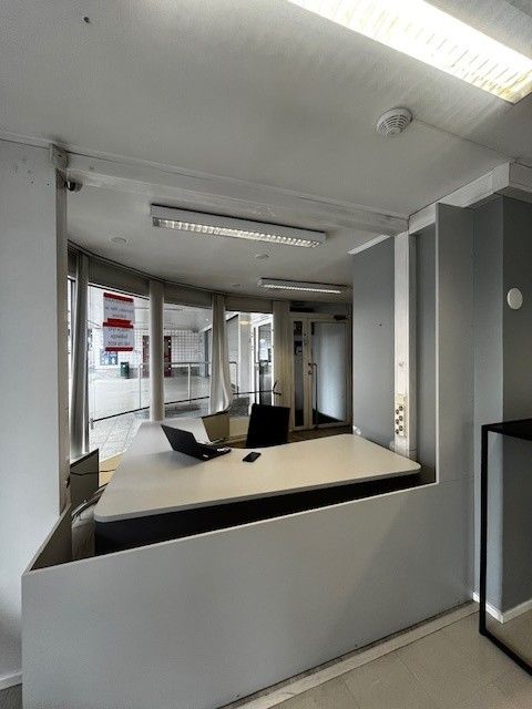 2. etuhuone näkymä 1. etuhuoneeseen