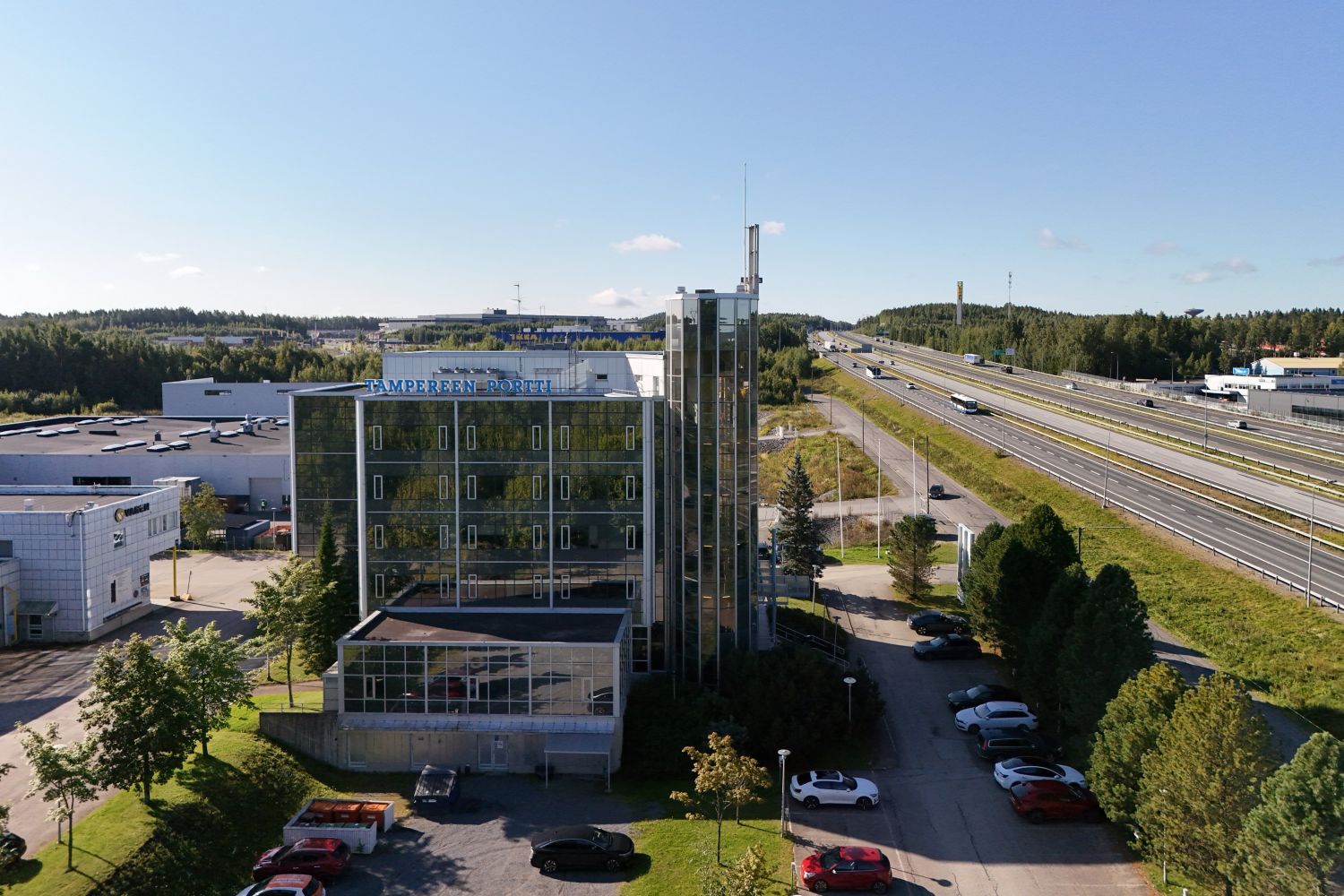 Ilmakuva kiinteistö+valtatie