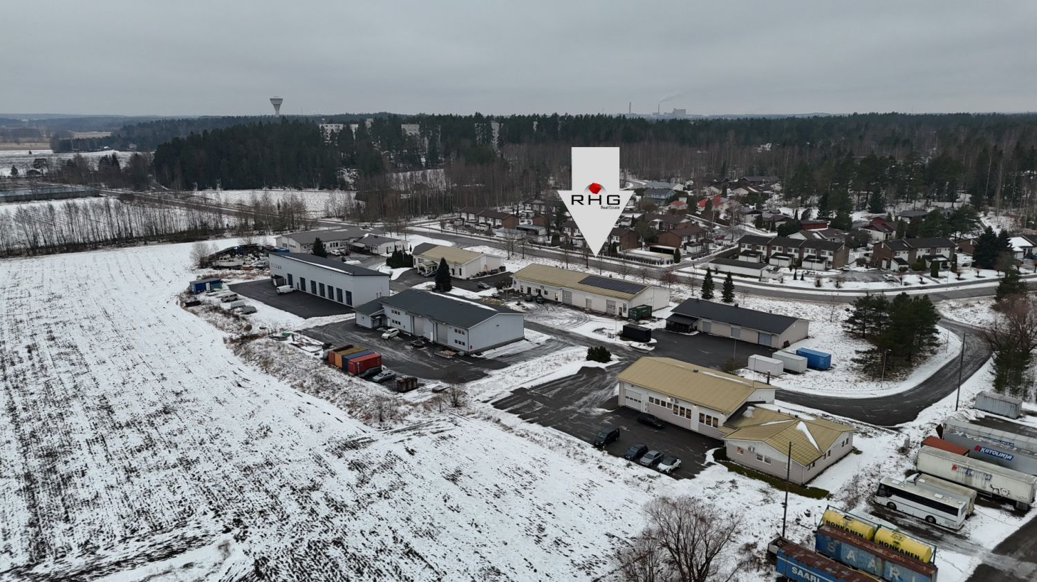 Myydään monikäyttöinen 702 k-m2 hallirakennus Raisiontien läheisyydestä.Nyt tarjolla loistava tilaisuus hankkia oma toimitila erinomaiselta logistiselta paikalta Raision Kallaisten kaupunginosasta. Kohde sijaitsee vain muutaman sadan metrin päässä Raisiontiestä, ja sieltä on sujuvat yhteydet muun ...
