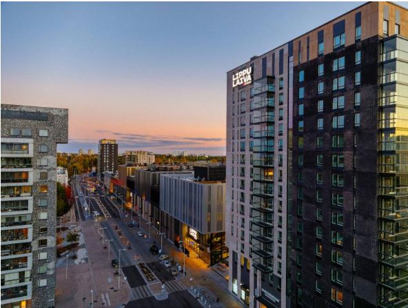 Vuokrattavana siistiä liike-/varastotilaa.