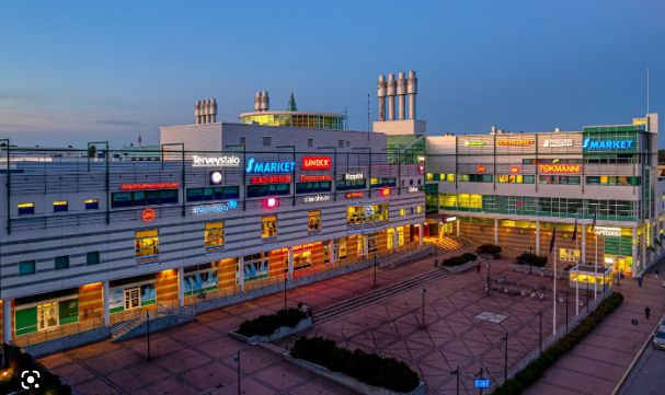 Vuokrattavana toisen kerroksen siistiä liiketilaa.