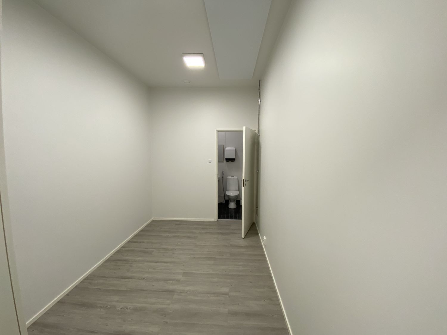 Toinen pukuhuoneista