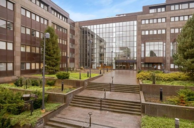 Vuokrattavissa 5. kerroksen n. 4-5m korkea 701 m2 toimistohuoneisto, joka on myös mahdollista kasvattaa kokoon 1280m2 yh...