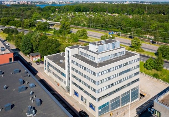 Siistiä avotoimistotilaa Herttoniemen metroaseman läheisyydessä