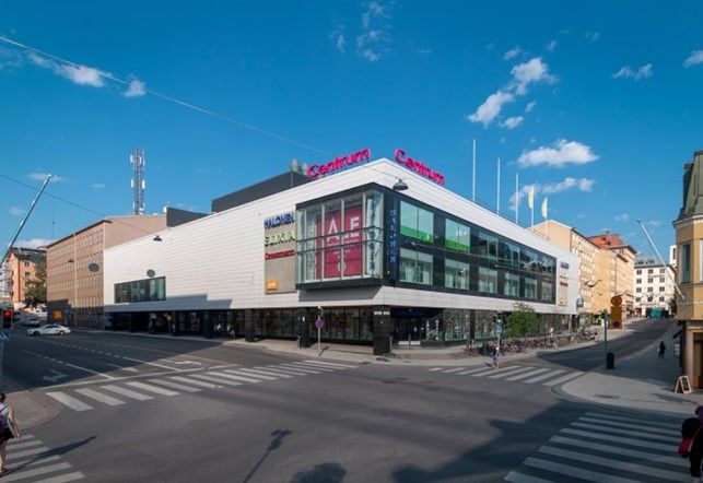 2. kerroksen liiketila 2544 m² (2074/1000 m²) Kauppakeskus Centrumista.