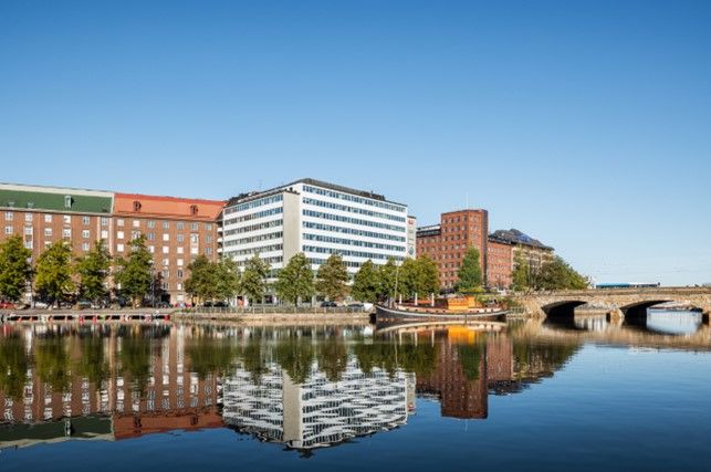 Erinomaisella sijainnilla Pitkänsillan kupeessa 6. kerroksen toimistohuoneisto, josta upeat merinäkymät Kaisaniemen suun...