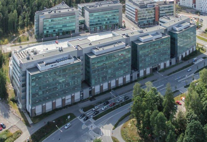 324m2 Toimistotila huoneilla, pieni keittiö ja muokattava  auditorio/luentosali + jyvitettävä yhteisistä sosiaalitiloista