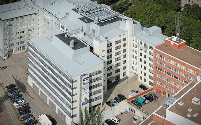 Huonetoimisto (8 huonetta), yhteistäyttöiset keittiö-lounge ja wc-tilat, joiden siivous, sekä aulapalvelu ja kuntosalin ...