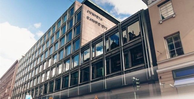 4. kerroksen toimistohuoneisto ydinkeskustassa Esplanadin puiston tuntumassa. Kaupat ja palvelut vieressä, hyvät liikenn...