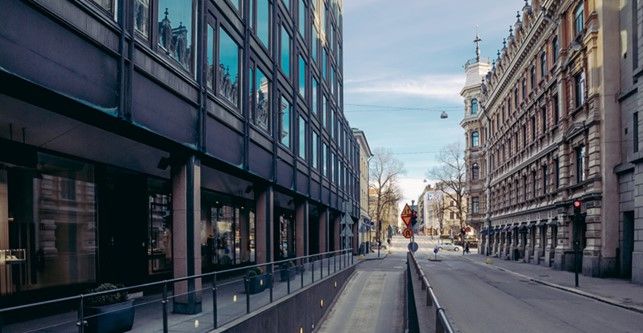 Ensimmäisen kerroksen liiketila Helsingin keskustasta. Liiketila sijaitsee Fabianinkadulla Senaatintorin laidalla, Espla...