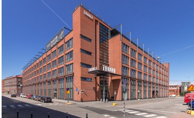 5. kerroksen avara ja valoisa toimistohuoneisto.