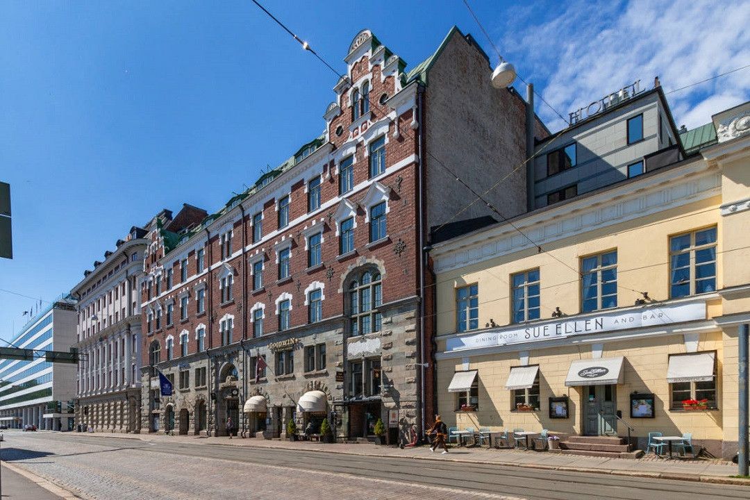 Merinäköalallinen tyylikkäästi remontoitu 5. kerroksen kulmatoimisto, vapautuu 1.1.2025