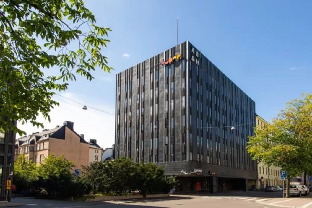 Keskeisellä sijainnilla Kampin torin lähellä vapaana 5. kerroksen valoisaa ja muunneltavissa olevaa toimistotilaa Kampis...